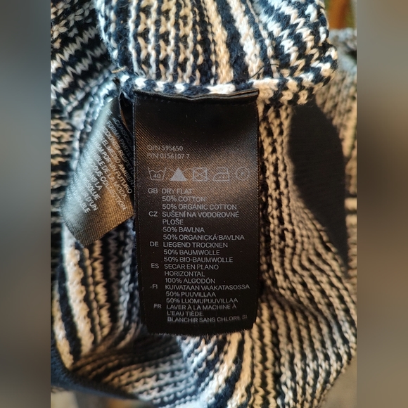 H&M Navy and White sweater - Picture 2 of 6